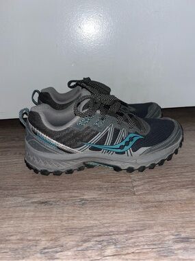 Women’s Saucony Gray and Teal Trail Runners